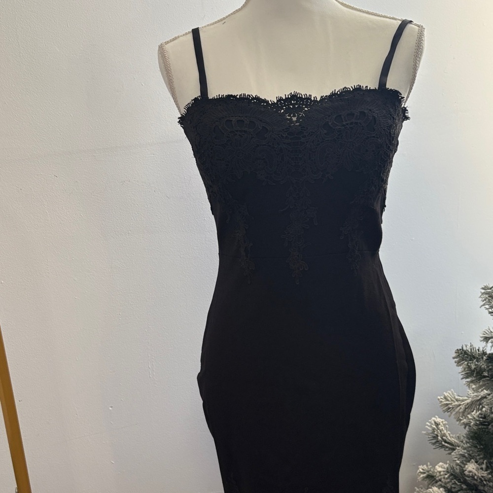 Haute Monde Black Lace Midi Dress